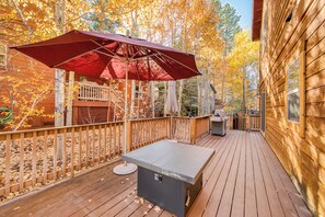 Terrace/patio - Monthly Lease - Maple Crest at Winter Creek- Pet Friendly 3 BR w Bonus Room (Truckee)