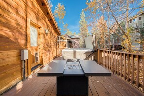 Terrace/patio - Monthly Lease - Maple Crest at Winter Creek- Pet Friendly 3 BR w Bonus Room (Truckee)