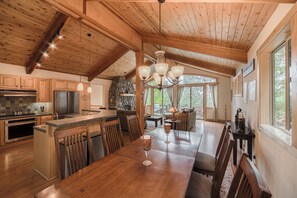Dining - Monthly Lease - Shadow Leaf at Tahoe Donner by Tahoe Getaways - Pet-Friendly 4BR (Truckee)