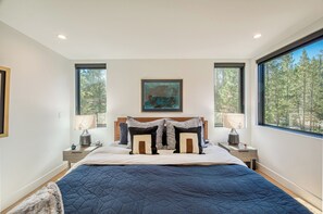 3 Schlafzimmer, Schreibtisch, Bügeleisen/Bügelbrett, kostenloses WLAN