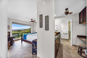 2 bedrooms, iron/ironing board, WiFi, bed sheets - Sunlit 2BR Island Haven Plantation Style (Lahaina)