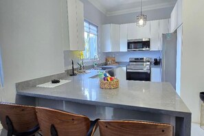 Fridge, microwave, oven, stovetop - Choose To Be Happy @ SkyView #3 (Kingston)