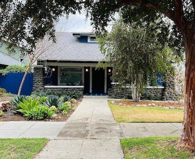Sunny Side Up apartment in the charming upscale South Pasadena