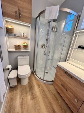 Bathroom - Sunny Side Up apartment in the charming upscale South Pasadena (South Pasadena)