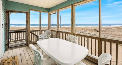 Clownfish: Oceanfront Family-Friendly Buxton Townhome w/ Views