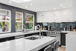 Fridge, microwave, oven, stovetop - Hollywood Hills 4BR Home | Fire Pit + Views | C&C (Los Angeles)