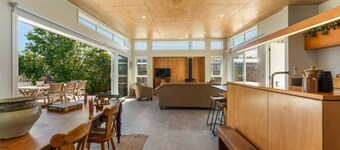 Fireside Lake  Retreat / Warm & Cosy Stay / Outdoor Flow