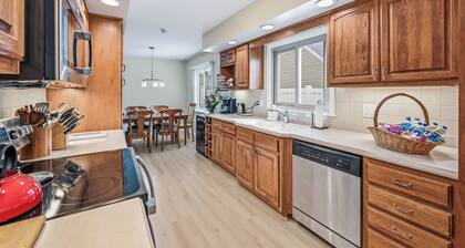 Cozy fully remodeled home in Hermitage.