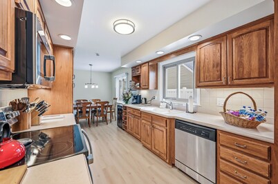 Cozy fully remodeled home in Hermitage.