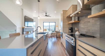 Alsea Bay View Stay + Hot Tub + Easy Walk to Town