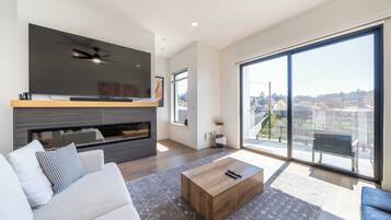 TV, fireplace, offices