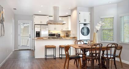Newly Remodeled Midtown Oasis: Modern 3BR Near Sacramento!
