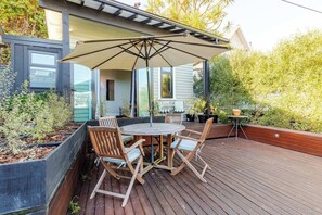 تناول الطعام بالخارج