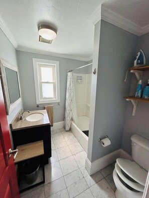 Bathroom - Nice large room in Federal Hill, Downtown (Providence)