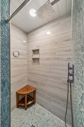 Shower, towels - Sand Pebble Sunset | Marshfront w Deep Water Views of Folly River (Folly Beach)