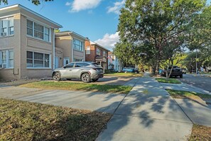 Property grounds - 2BR Lower Westheimer Dream 01! Walkable to Montrose! (Houston)