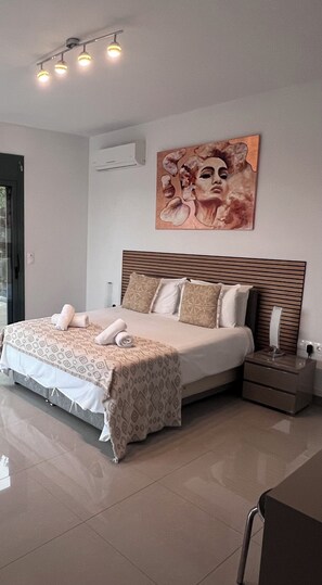 4 bedrooms, iron/ironing board, WiFi, bed sheets - Stunning contemporary Villa set amongst olive trees. Beautiful scenery (Corfu)