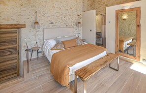 2 bedrooms, free WiFi - Maison en pierre avec piscine (Rustrel)