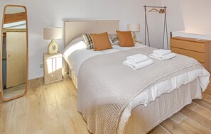 2 bedrooms, free WiFi - Amazing home in Rustrel with WiFi (Rustrel)