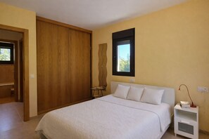 4 bedrooms, iron/ironing board, travel cot, bed sheets - House in Llanes with garden - Huergo Mar y Playa (Cardoso (Llanes))