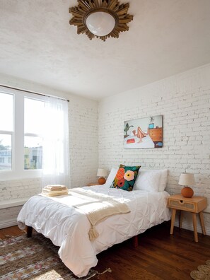 Room - Cozy studio in charming Los Angeles with refreshing AC (Los Angeles)