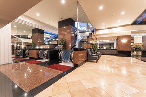 Lobby - 🌺 Pacific Skyline Hideout | Ocean & Harbor Views + Free Parking (Honolulu)