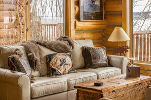 Smart TV - New! 3bed 4bath Hebgen Lakeshore Retreat 16 minutes from Yellowstone (West Yellowstone)