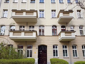Exterior detail - Daszyńskiego Spacious Apartment (Wrocław)