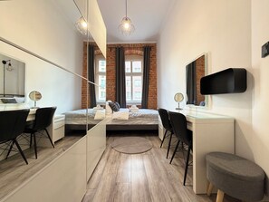 1 bedroom, iron/ironing board, WiFi, bed sheets - Chrobrego Modern Style Apartment (Wrocław)