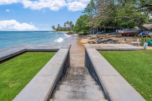 Beach - SUMMER SALE! Remodeled Oceanfront 1BR Steps to Pool & Ocean - Kahana Reef 107 (Lahaina)