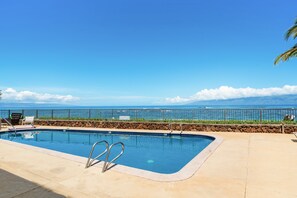 Pool - SUMMER SALE! Remodeled Oceanfront 1BR Steps to Pool & Ocean - Kahana Reef 107 (Lahaina)