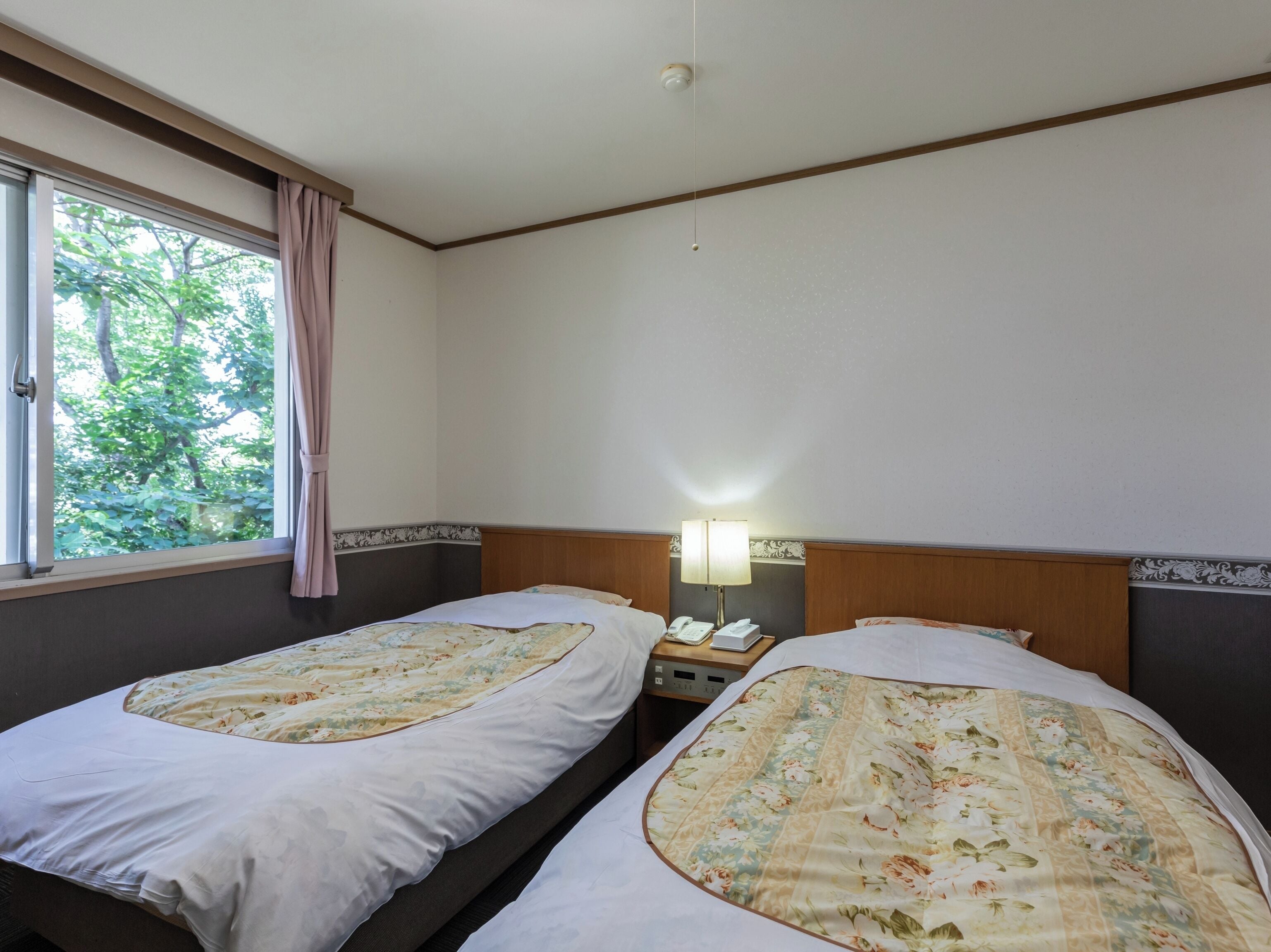 Twin Room, Non Smoking, Shared Bathroom | Free WiFi