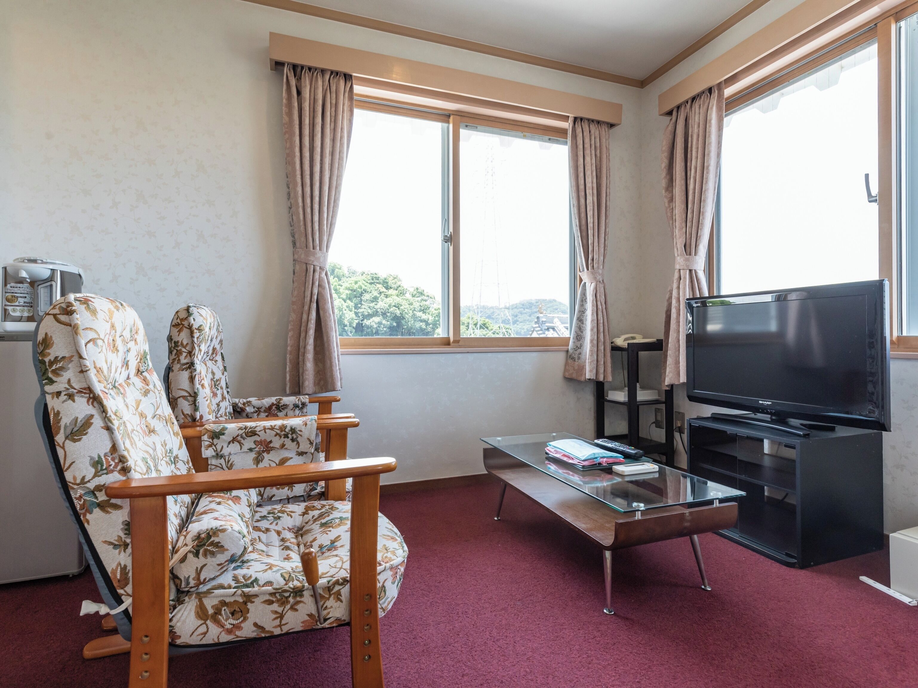 Traditional Triple Room, Non Smoking, Shared Bathroom | Free WiFi