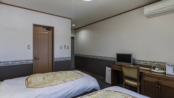 Twin Room, Non Smoking, Shared Bathroom | Free WiFi