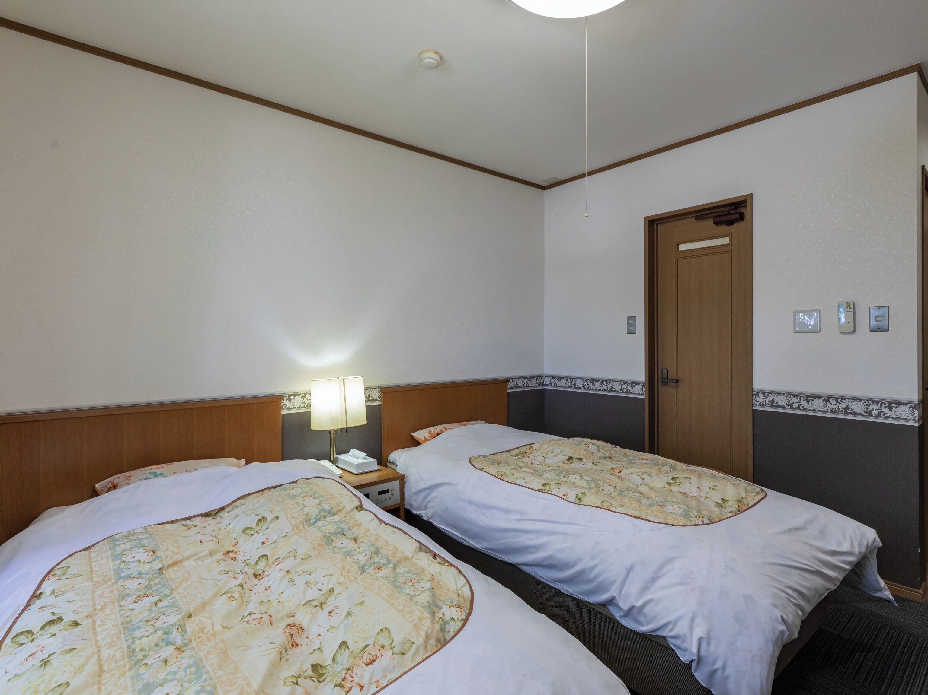 Twin Room, Non Smoking, Shared Bathroom | Free WiFi