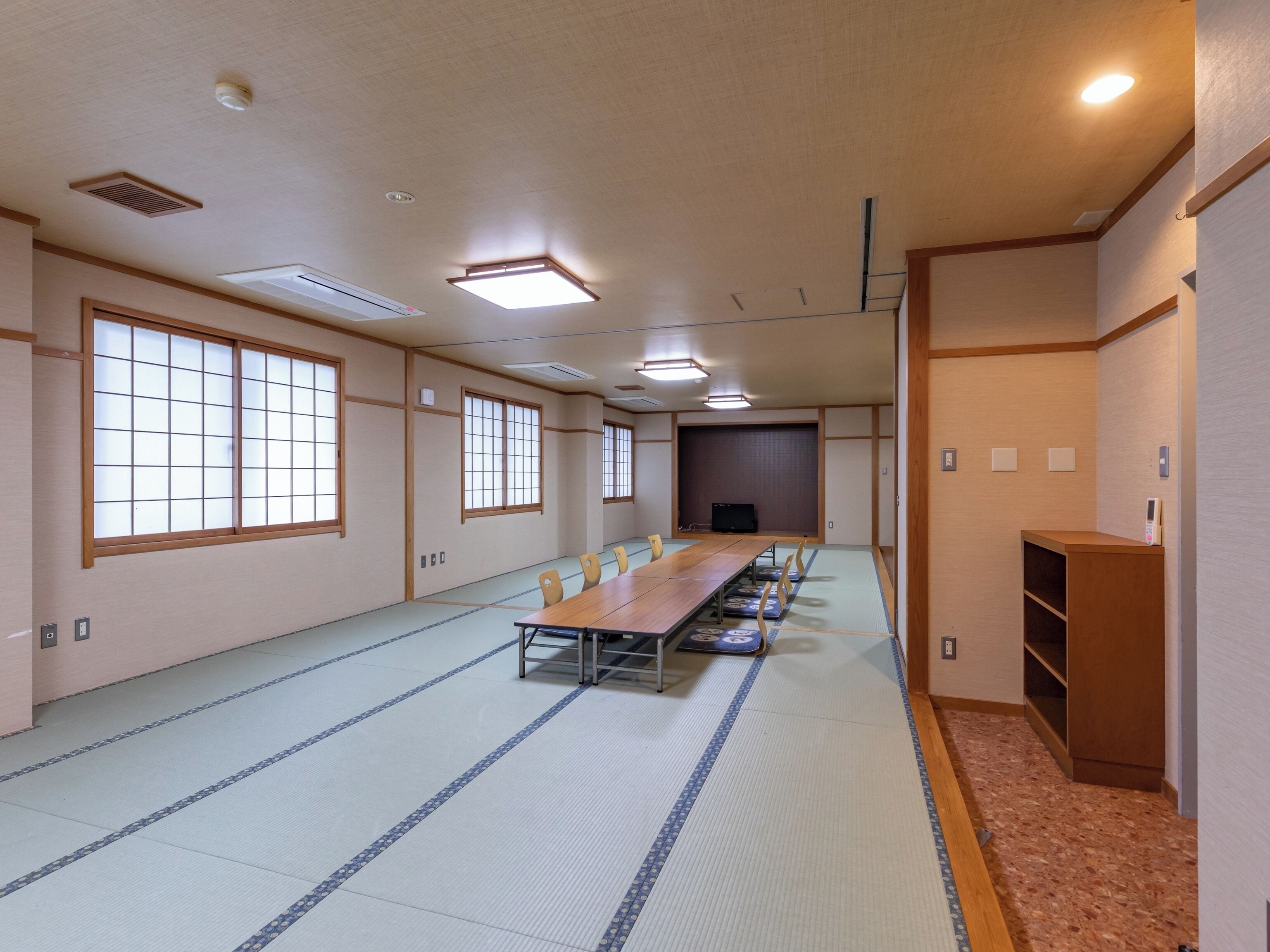 Traditional Room | Free WiFi