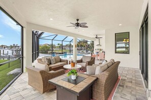 Interior - Gulf Access Luxury Retreat l Pool & Resort living (Cape Coral)