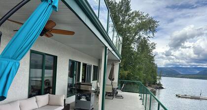 Gorgeous Lakefront 2 Level Penthouse Condo w/2 Private Balconies & Buoy!