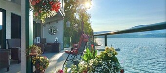 Gorgeous Lakefront 2 Level Penthouse Condo w/2 Private Balconies & Buoy!