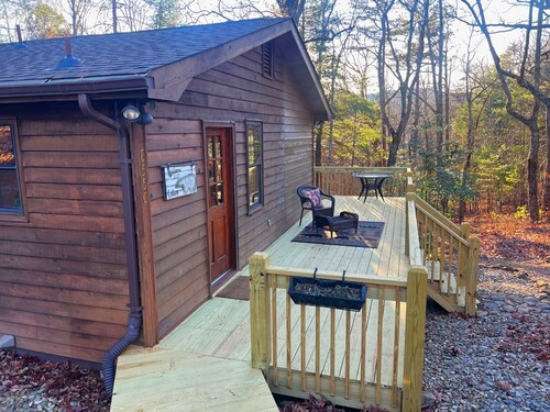 Far A Way Cabin – Private Retreat in the NC Foothills