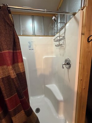 Bathroom - Cozy 1-bedroom cabin perfect for a few days  stay or weekend (Rocksprings)