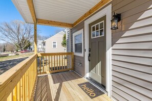 Exterior detail - Fulton Hill Grove: Trendy and Central Hide-a-way! (Richmond)