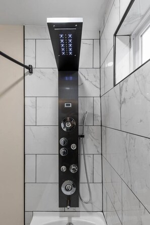 Hair dryer, towels - Church Hill Hideaway #2 | Serene Escape Sleeps 4! (Richmond)