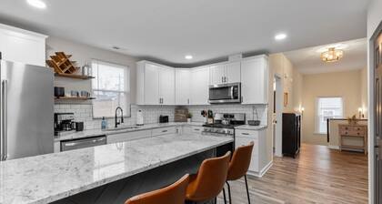 Church Hill Hideaway #2 | Serene Escape Sleeps 4!