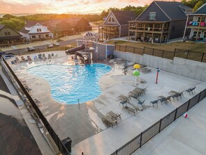Indoor pool - Upscale Lakefront Home w Golf Cart_Private Hot Tub_Game Room_Free Tickets_Near State Park (Hollister)