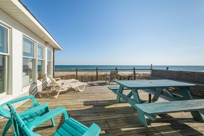 Outdoor dining - York - Duck, Carolina Dunes, Oceanfront, Ocean View, Hot Tub, Large Decks, Pets OK (Duck)