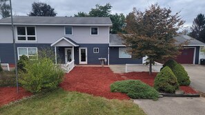 Exterior - Gun Lake Outview:
Beautiful 3-bedroom house on Gun Lake with AC in Shelbyville (Shelbyville)