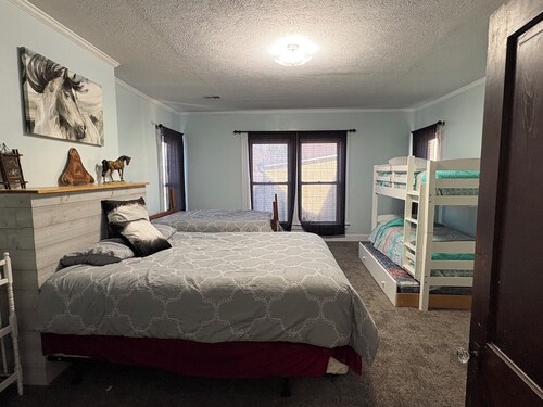 3-bedroom bed & breakfast in pleasant Irvine with AC