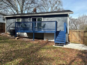 Exterior - Gorgeous 3-bedroom bungalow with AC in vibrant Atlanta (Atlanta)