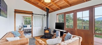 Crofters Rest A Light Filled Hideaway on the stunning Tasman Peninsula